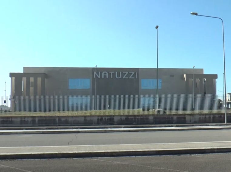 Natuzzi, i lavoratori protestano davanti alla sede del ministero: «Fissata la cabina di regia»