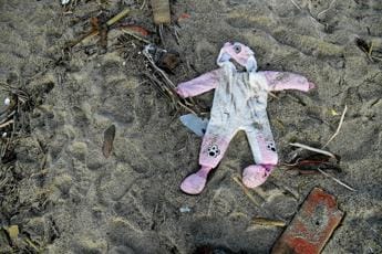 Galleria foto 'Naufragio migranti, errori e versioni diverse: la guerra sotterranea' - foto 1