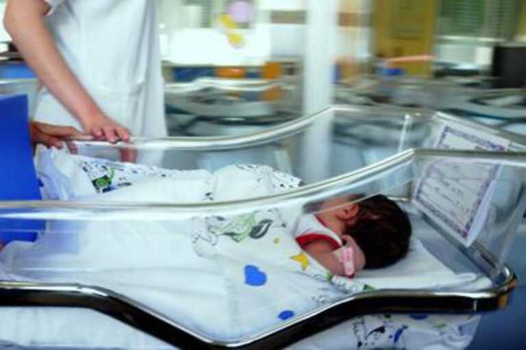 Novoli, 300 euro per ogni bimbo nato o adottato nel 2023: rinnovato il bonus per le famiglie