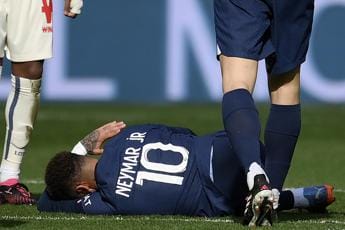 Galleria foto 'Neymar, stagione finita: intervento alla caviglia e 3-4 mesi di stop' - foto 1