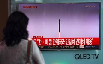 Galleria foto 'Nordcorea, lanciato nuovo missile balistico nel Mar del Giappone' - foto 1