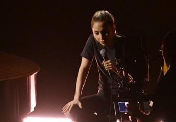 Galleria foto 'Oscar 2023, lo show di Lady Gaga in jeans e senza trucco – Video' - foto 1