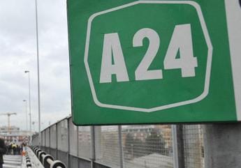 Galleria foto 'Oscar, intitolata ad autostrada italiana A24 produzione ‘Everything Everywhere All at Once’' - foto 1