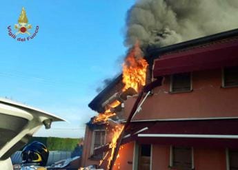 Galleria foto 'Padova, esplosione e incendio in casa: morta una donna' - foto 1