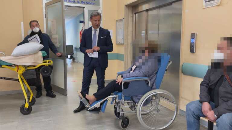 Ispezione di Pagliaro nell’ospedale di Scorrano: «Un 85enne non può essere operato perché non c’è la tac» – VIDEO