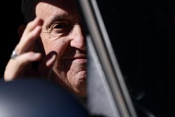 Galleria foto 'Papa al Gemelli, portavoce Vaticano: “Controlli programmati”' - foto 1