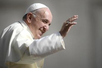 Galleria foto 'Papa Francesco ricoverato, la Chiesa si stringe in preghiera' - foto 1