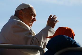 Galleria foto 'Papa Francesco ricoverato, la testimonianza: “In udienza appariva provato”' - foto 1