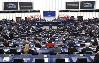 Dall’Ue tutto pronto per il prestito da 90 miliardi all’Ucraina e le nuove sanzioni alla Russia