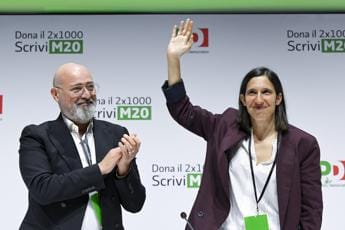 Galleria foto 'Pd, Bonaccini nuovo presidente tende mano a Schlein: “E’ tempo di unire”' - foto 1