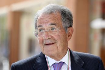 Galleria foto 'Pd, Prodi: “Non riprendo la tessera, a 84 anni sono come gatto di casa”' - foto 1