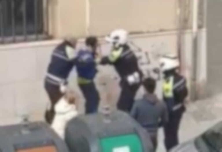 Taranto, corriere strattonato dai vigili. Il Comune: «Avviati gli accertamenti per fare chiarezza» – VIDEO