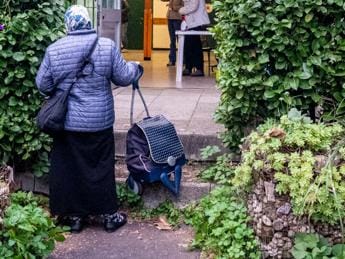 Galleria foto 'Povertà in Italia, a rischio 8,2 milioni di persone' - foto 1
