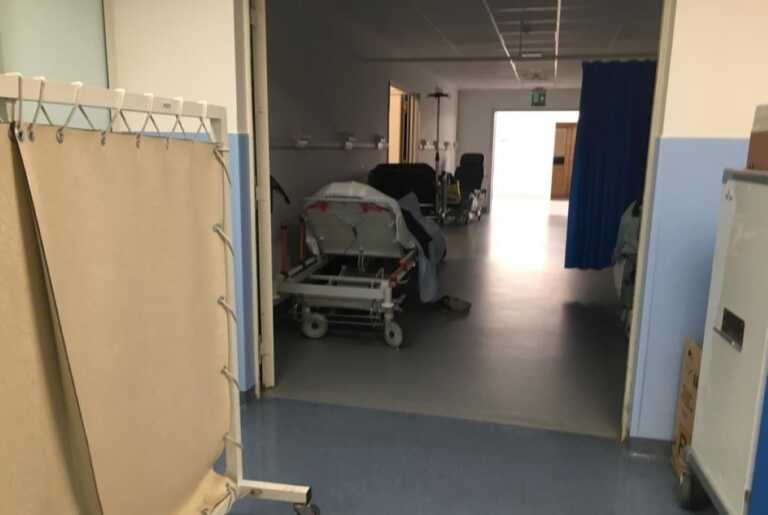 Galleria foto 'Paziente aspetta 12 ore per il ricovero, la replica del direttore del Pronto soccorso del Policlinico di Bari' - foto 1