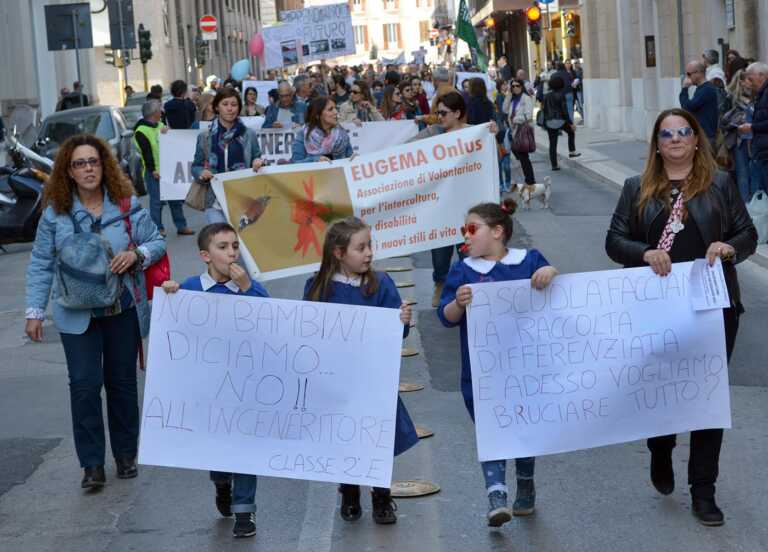 Bari, la risposta dell’europarlamentare D’Amato sull’inceneritore: «Nessun fondo Ue per l’impianto»