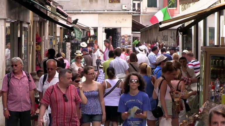 Galleria foto 'Turismo, previsioni da record nel 2023' - foto 1