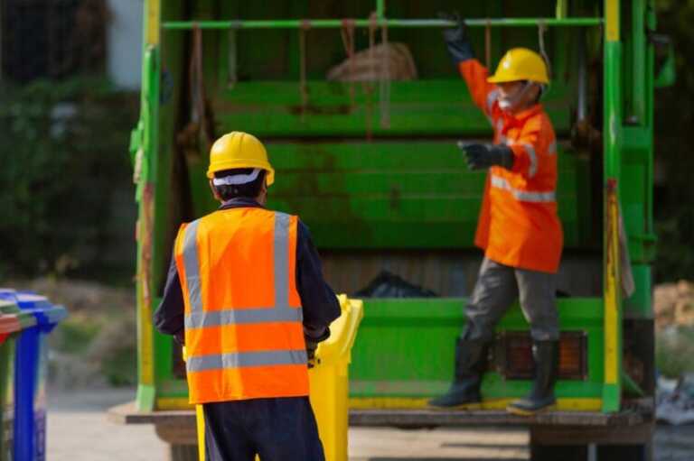 Rifiuti, salta l’audizione per la nuova società in Puglia. Ma gli industriali sono pronti alla battaglia