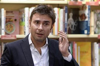 Galleria foto 'Reddito cittadinanza, Di Battista: “Tagliato e rinominato per fare cassa”' - foto 1