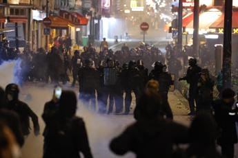 Galleria foto 'Riforma pensioni Francia, 128 arresti ieri sera' - foto 1
