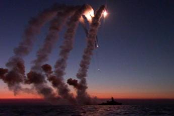 Galleria foto 'Russia lancia missile Kalibr dal Mar del Giappone' - foto 1