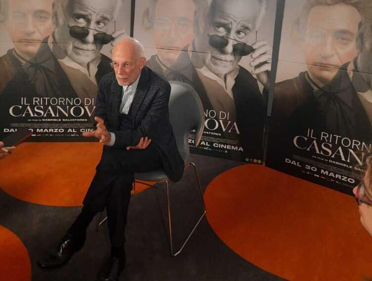 Bif&st, il premio Fellini a Salvatores: «Il cinema italiano cresce. Spero di aver dato il mio contributo» – VIDEO