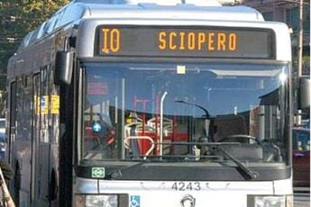 Galleria foto 'Sciopero 8 marzo 2023, a rischio scuola e trasporti: news e orari' - foto 1