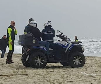 Galleria foto 'Sindaco Botricello partecipa a ricerche dispersi' - foto 1
