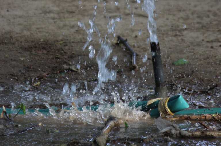 Galleria foto 'Reti idriche colabrodo, nelle case arriva soltanto metà dell’acqua: Basilicata maglia nera in Italia' - foto 1