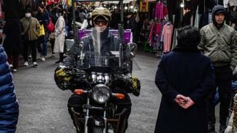 Galleria foto 'Sud Corea, settimana lavorativa di 69 ore: la proposta accende la protesta' - foto 1