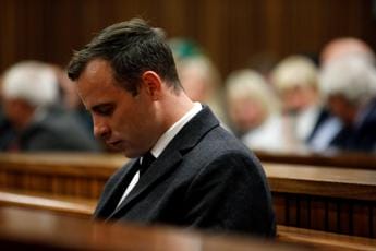 Galleria foto 'Sudafrica, Oscar Pistorius resta in carcere' - foto 1