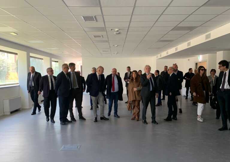 Bari, consegnata all’amministrazione giudiziaria la seconda torre Telecom – FOTO e VIDEO
