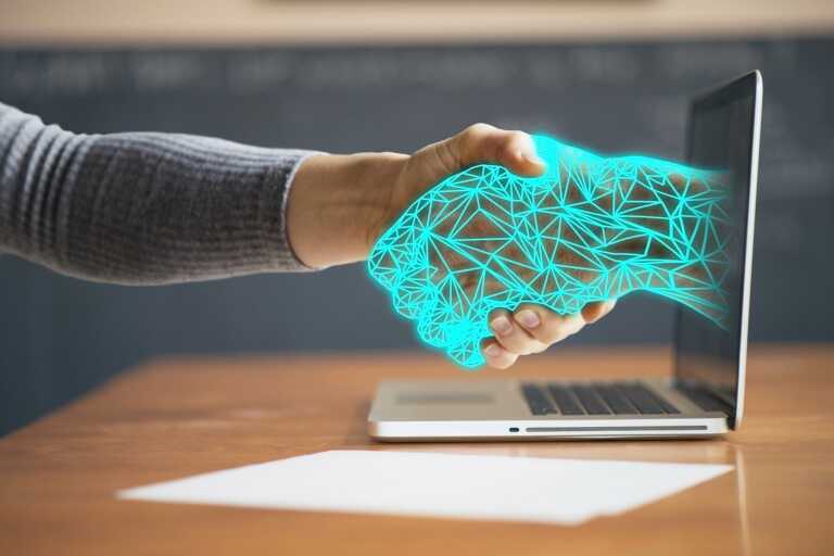 Il Pnrr accelera la transizione digitale: Bari al top tra le città del Mezzogiorno