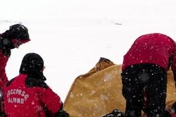 Galleria foto 'Travolto da valanga in Valle D’Aosta, morto sciatore' - foto 1