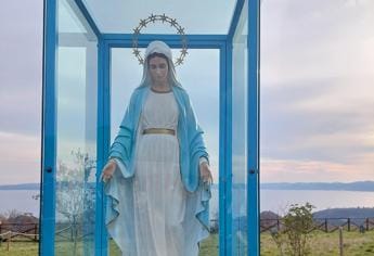 Galleria foto 'Trevignano, la Madonna piange sangue. Il sindaco: “Non cerchiamo notorietà”' - foto 1