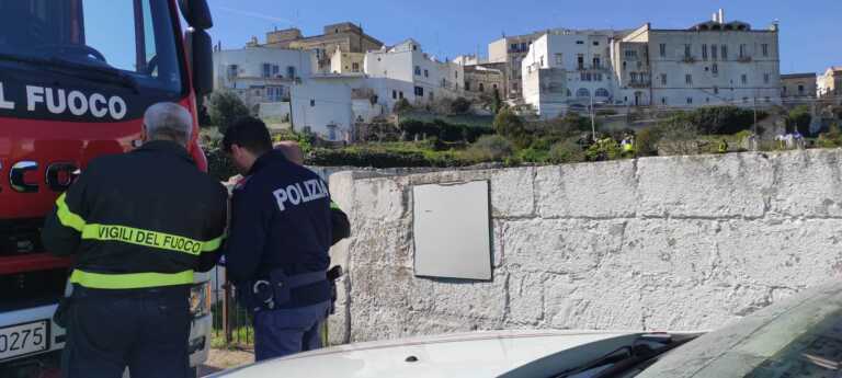 Galleria foto 'Tenta di scattare una foto e cade dal “Ponte del pover’uomo”: ferito un turista a Ostuni' - foto 3
