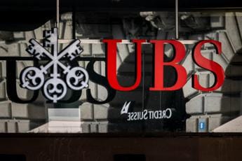 Galleria foto 'Ubs salva Credit Suisse con soldi pubblici, troppo alta la posta in gioco' - foto 1