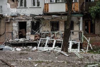 Galleria foto 'Ucraina, almeno 7 civili uccisi in raid Russia' - foto 1
