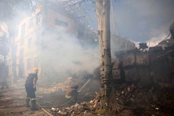 Galleria foto 'Ucraina: esplode mina navale a Odessa, raid Russia nel Donetsk' - foto 1
