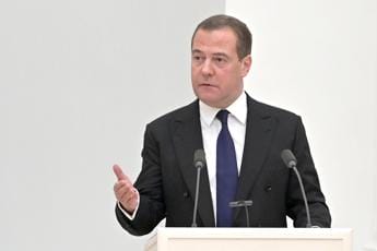 Galleria foto 'Ucraina, Medvedev: “Fabbrica tedesca di tank? Non vediamo l’ora”' - foto 1