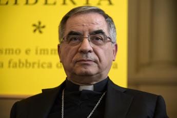 Galleria foto 'Vaticano, depositate lettere Papa-Becciu: così il cardinale voleva farsi scagionare' - foto 1