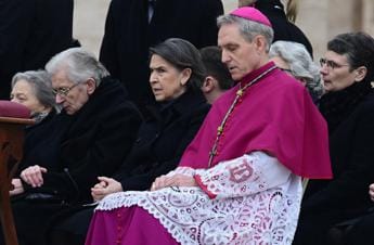 Galleria foto 'Vaticano, padre Georg in udienza dal Papa' - foto 1