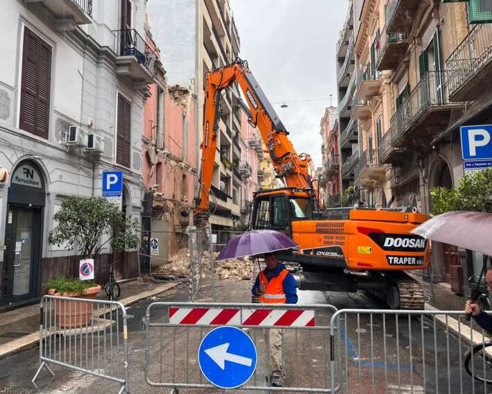 “Ostaggio” dei cantieri: così muore via Manzoni a Bari. La strada sarà chiusa al traffico fino a venerdì