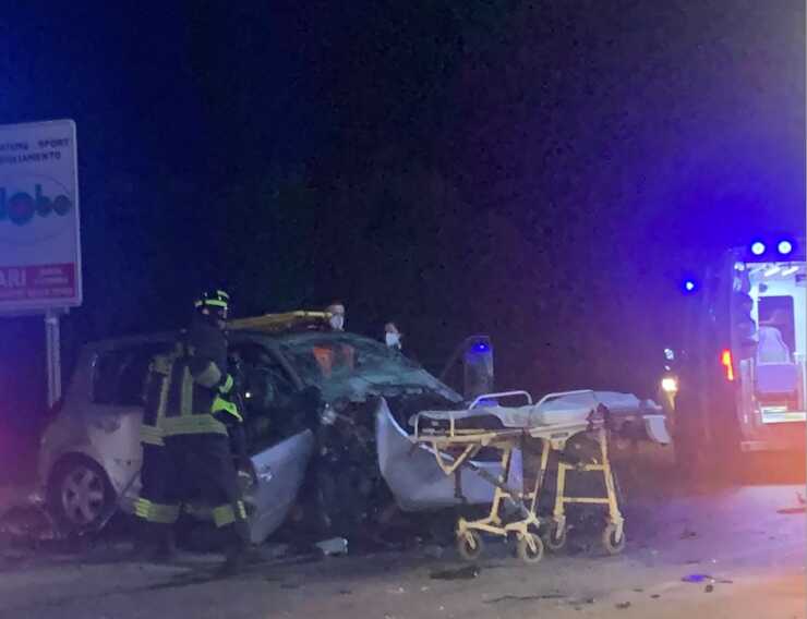 Terribile schianto sulla provinciale tra Bitonto e Modugno, 5 giovani perdono la vita