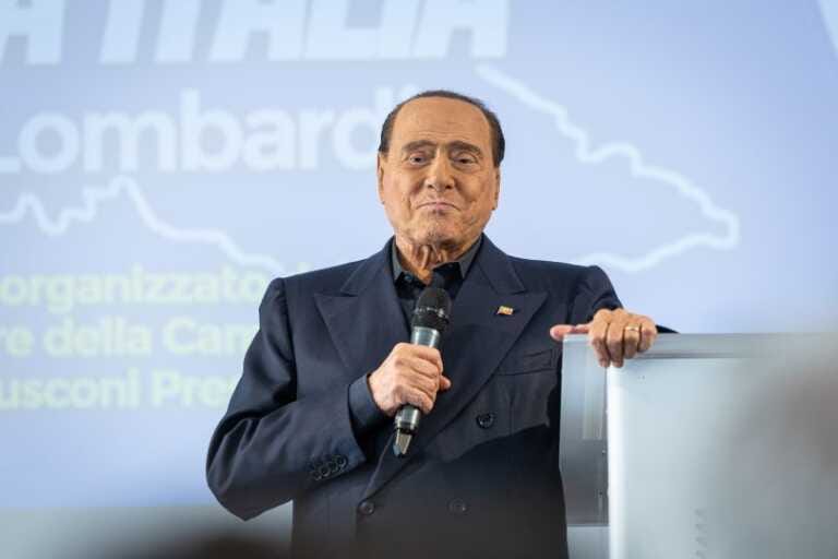 Galleria foto 'Per Berlusconi notte tranquilla e situazione stabile' - foto 1