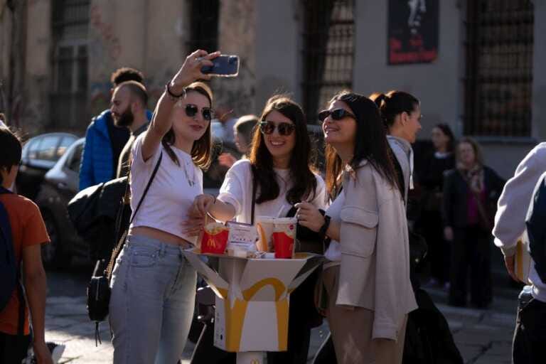 Galleria foto 'McDonald’s presenta TableToGo: il nuovo packaging in edizione limitata' - foto 1