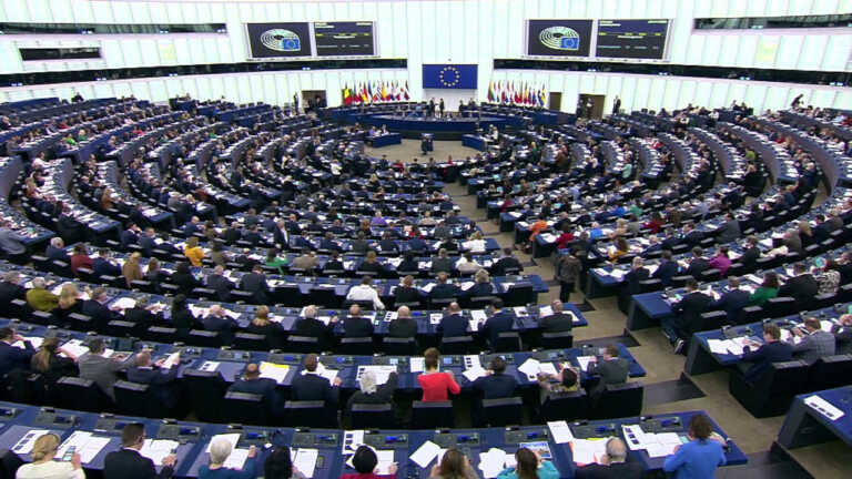 Galleria foto 'Clima, il Parlamento Europeo approva la carbon tax' - foto 1