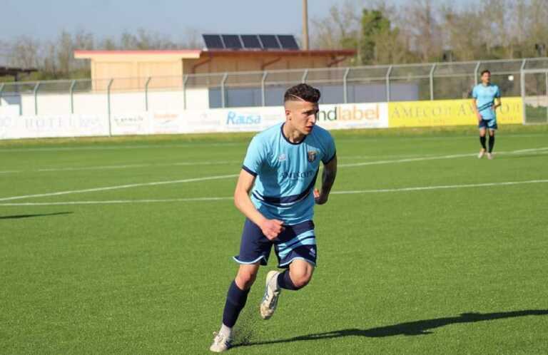 Tragedia a Supersano: calciatore 23enne muore nel sonno. A trovarlo senza vita è stata la mamma