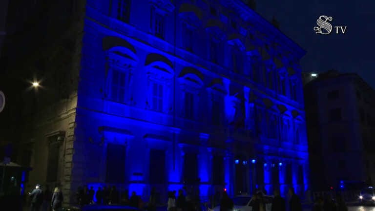 Galleria foto 'Autismo, la facciata di Palazzo Madama s’illumina di blu' - foto 1