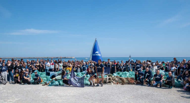 La Puglia liberata da 14 tonnellate di rifiuti: l’attività di Plastic Free nel weekend dedicato alla Terra
