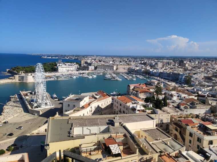 Il Puglia Grand Tour arriva a Trani: 15 supercar e una trentina di partecipanti